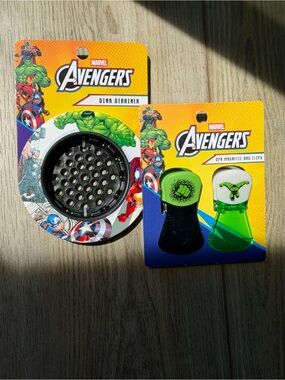 Marvel Avengers Kitchen Strainer and Magnetic Clips - Green & Black